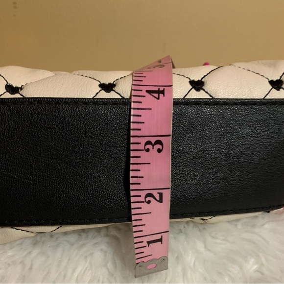 BETSY JOHNSON mini quilted hearts satchel bag LNWOT - Picture 9 of 9